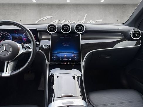 Used 2024 Mercedes-Benz GLC 300 image 3