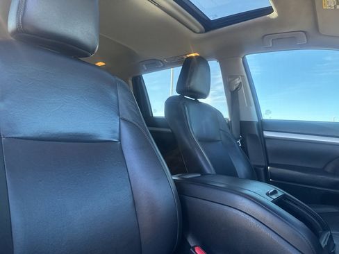 Used 2018 Toyota Highlander XLE image 20