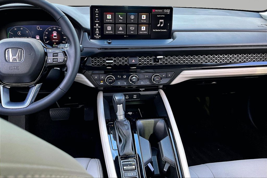 Used 2024 Honda Accord Touring image 10