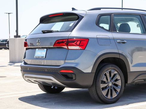 Certified 2022 Volkswagen Taos S w/ IQ Drive S Package FWD image 9