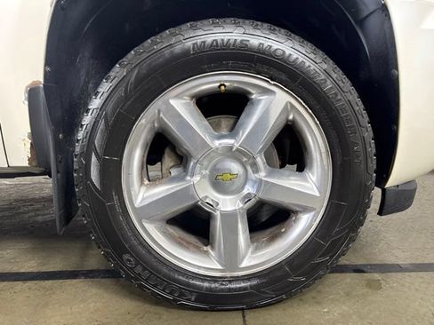 Used 2013 Chevrolet Avalanche LTZ AWD/4WD image 11