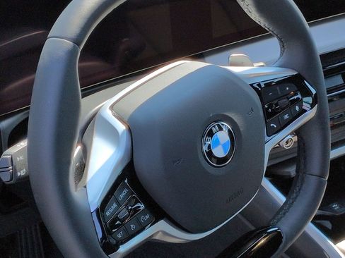 Used 2025 BMW 330i Sedan image 18