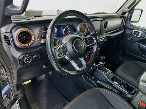 Used 2022 Jeep Gladiator Mojave w/ Cold Weather Group AWD/4WD image 30