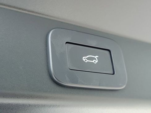 Certified 2025 Land Rover Range Rover Sport SE AWD/4WD image 12