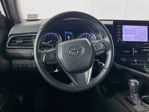 Used 2021 Toyota Camry SE FWD image 17