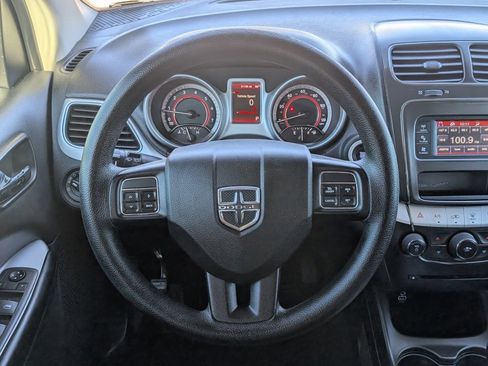 Used 2020 Dodge Journey SE image 15