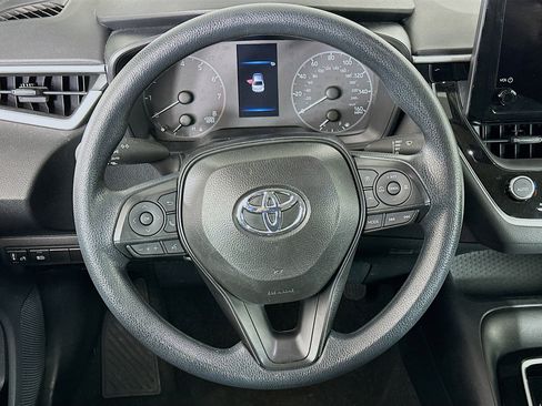 Used 2025 Toyota Corolla LE image 18