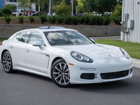 Used 2015 Porsche Panamera S RWD image 3