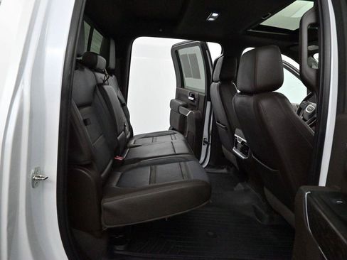 Used 2022 GMC Sierra 3500 Denali w/ Denali Ultimate Package AWD/4WD image 10