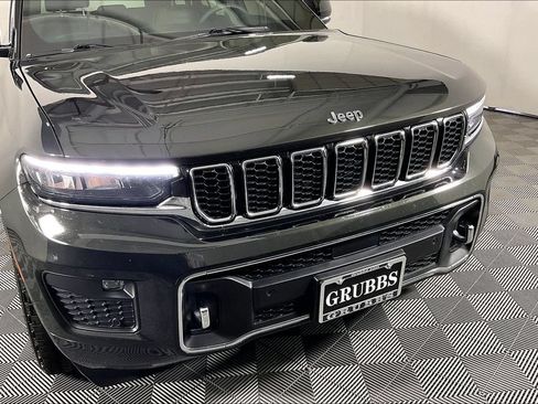 Used 2024 Jeep Grand Cherokee Overland w/ Trailer Tow Package AWD/4WD image 36