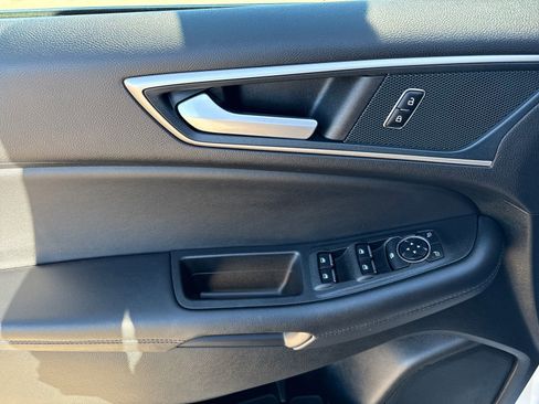 Used 2024 Ford Edge SEL image 12