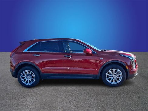 Used 2019 Cadillac XT4 Luxury w/ Cold Weather Package image 4