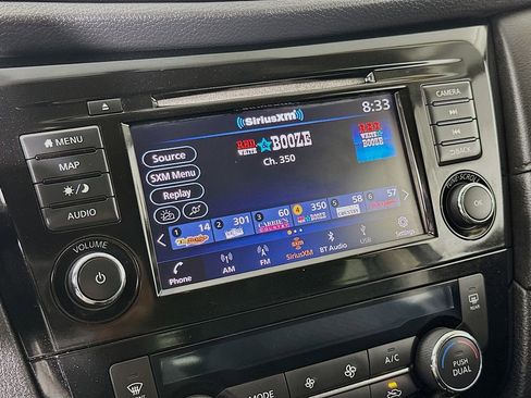 Used 2018 Nissan Rogue SV w/ Premium Package image 21