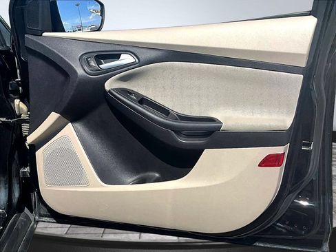 Used 2015 Ford Focus SE FWD image 27