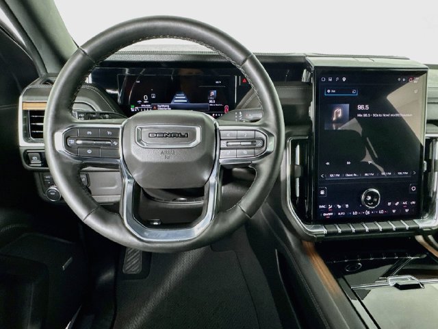 Used 2025 GMC Yukon Denali AWD/4WD image 10