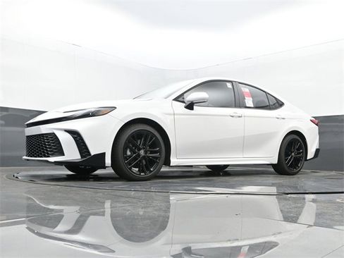 New 2026 Toyota Camry SE image 26