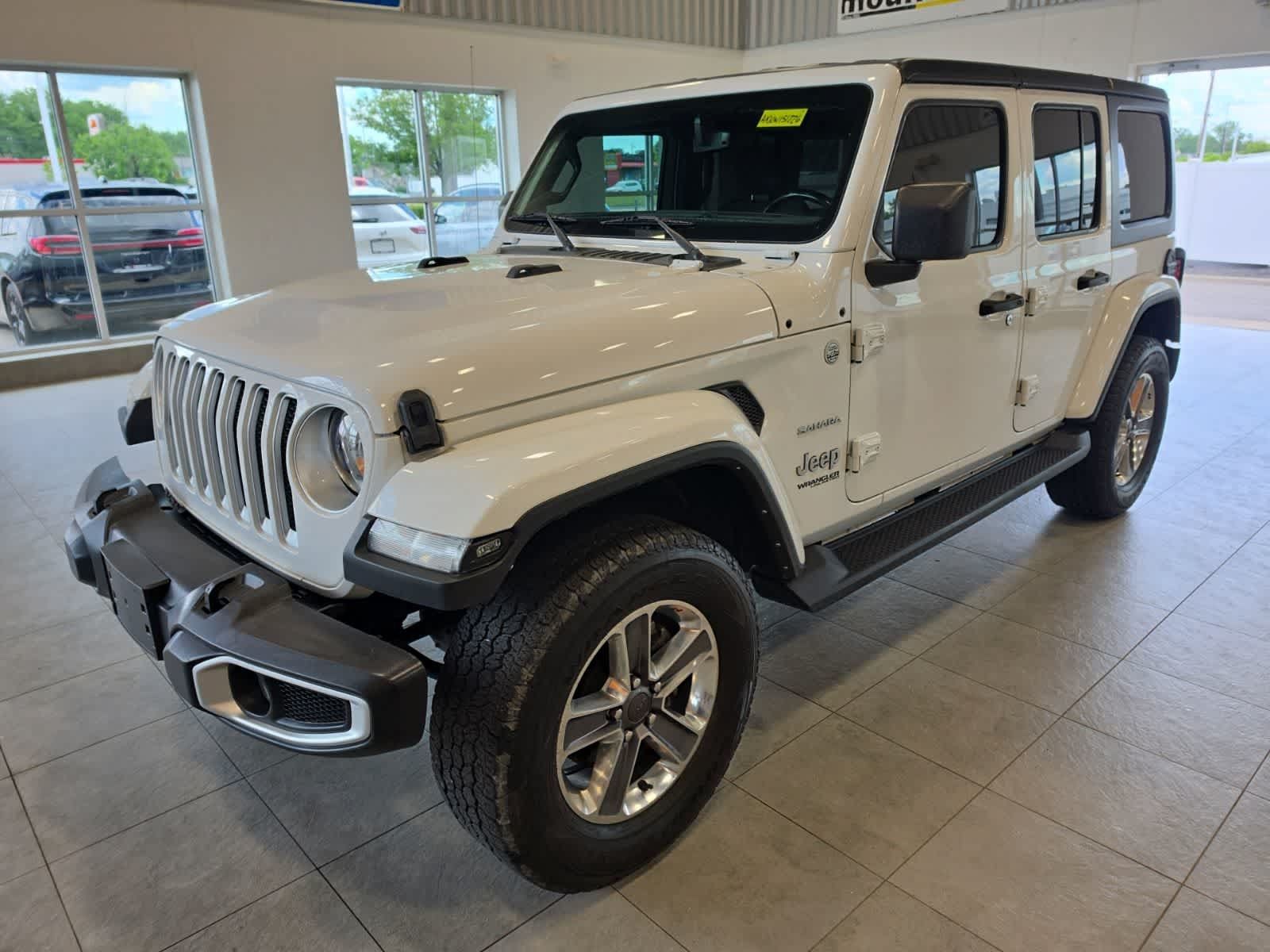 Used 2022 Jeep Wrangler Unlimited Sahara w/ Cold Weather Group AWD/4WD image 1