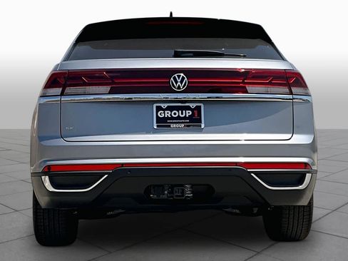 New 2026 Volkswagen Atlas Cross Sport SE FWD image 4