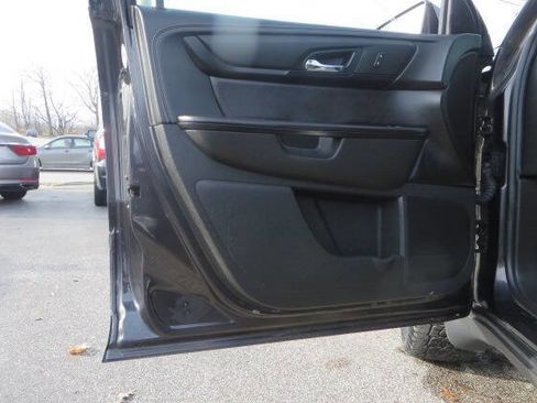 Used 2016 Chevrolet Traverse LT w/ Style and Technology Package image 34