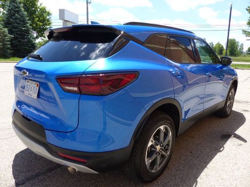 Used 2025 Chevrolet Blazer LT FWD image 11