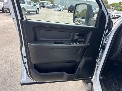 Used 2023 RAM 3500 Tradesman w/ Chrome Appearance Group AWD/4WD image 13