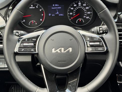 Used 2023 Kia Seltos EX AWD/4WD image 13