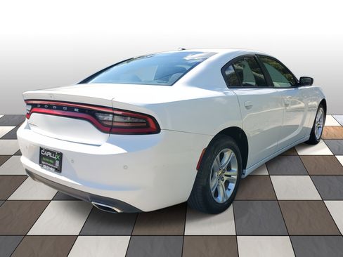 Used 2022 Dodge Charger SXT image 3