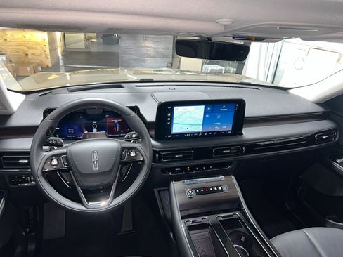 New 2025 Lincoln Aviator Reserve image 18