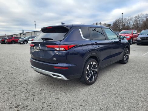 Used 2023 Mitsubishi Outlander SE image 13