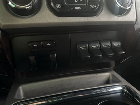 Used 2013 Ford F250 Platinum w/ FX4 Off Road Pkg image 32