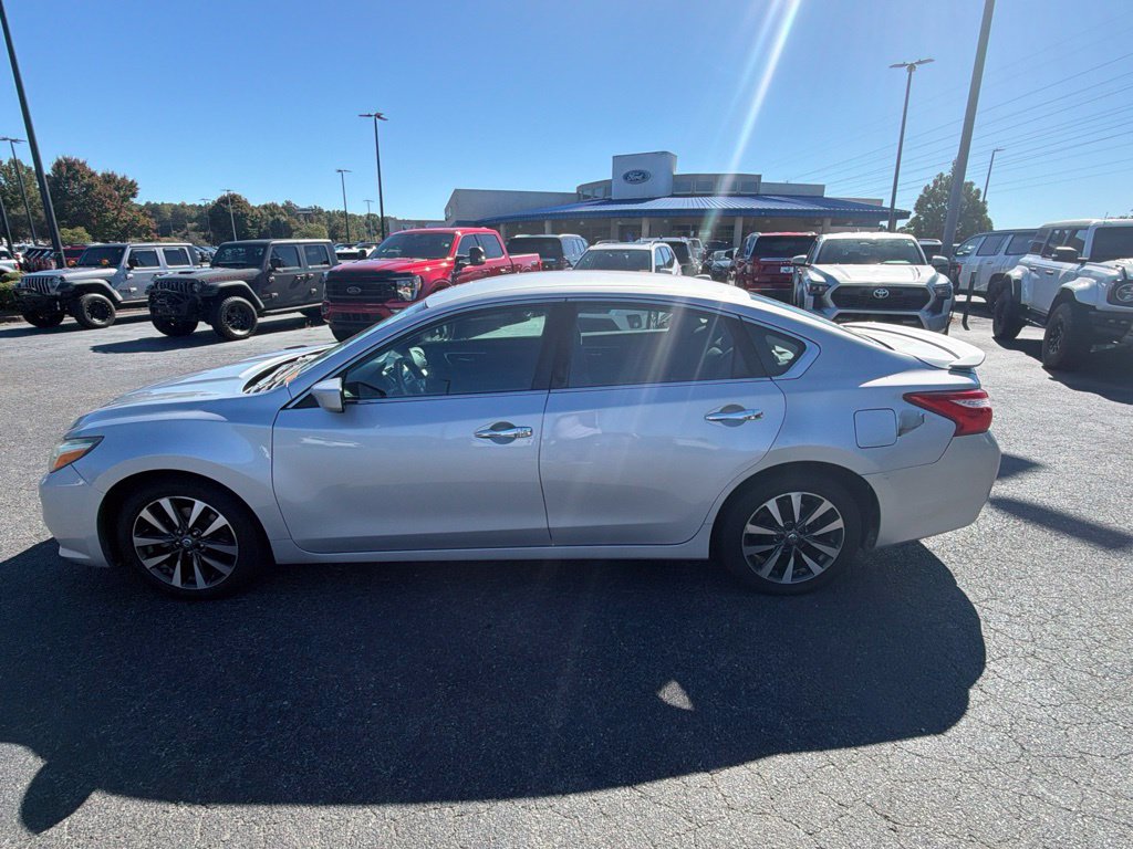 Used 2017 Nissan Altima 2.5 SV FWD image 19