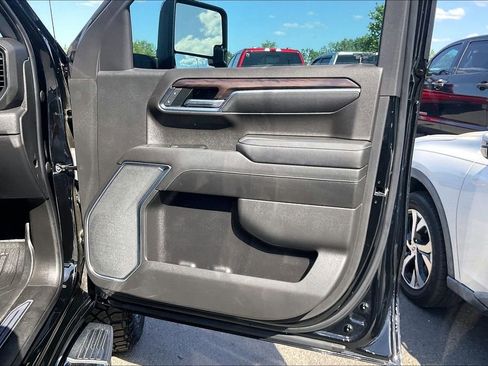 Used 2022 GMC Sierra 1500 SLT AWD/4WD image 29