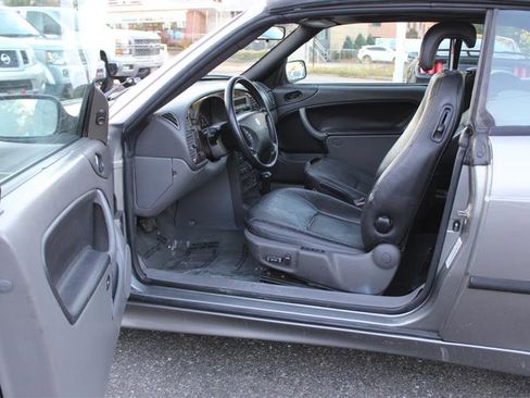 Used 2003 Saab 9-3 SE image 4