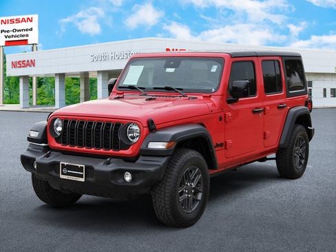 Used 2024 Jeep Wrangler Sport S image 2