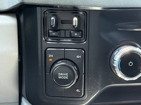 Used 2024 Ford F450 Limited w/ FX4 Off-Road Package AWD/4WD image 28