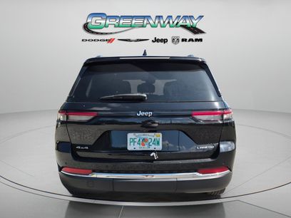 Used 2022 Jeep Grand Cherokee Laredo w/ Luxury Tech Group I