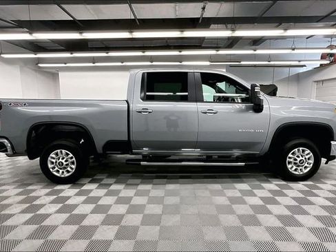 Used 2025 Chevrolet Silverado 2500 LT w/ Convenience Package AWD/4WD image 15