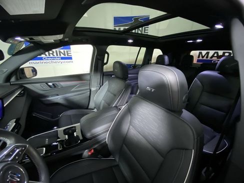 Certified 2025 Buick Enclave Sport Touring w/ Power Package FWD image 24