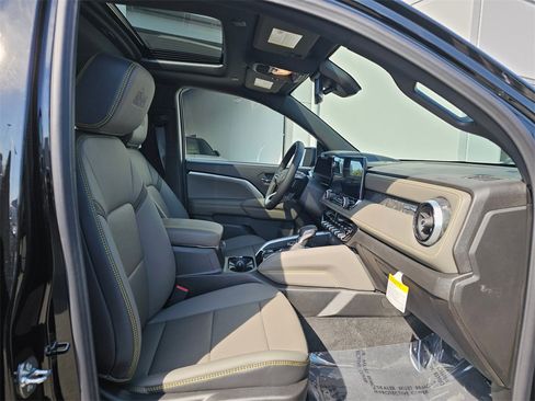 New 2026 Chevrolet Colorado ZR2 w/ ZR2 Bison Edition image 11