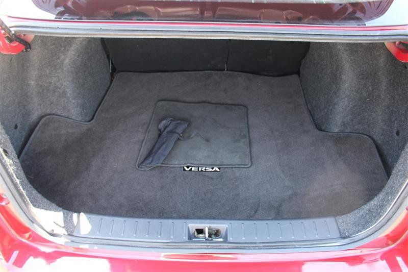 Used 2025 Nissan Versa SR FWD image 14