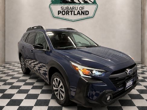 Used 2025 Subaru Outback Premium AWD/4WD image 1