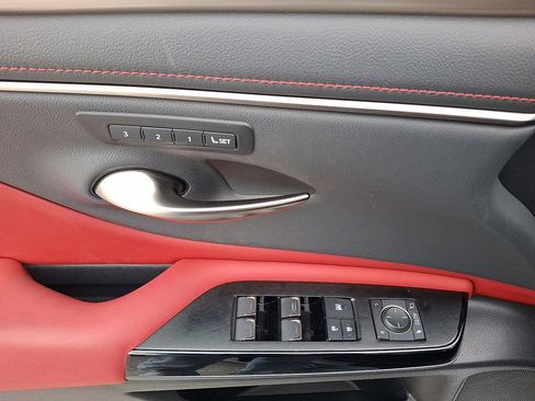 Used 2023 Lexus ES 300h F Sport image 10