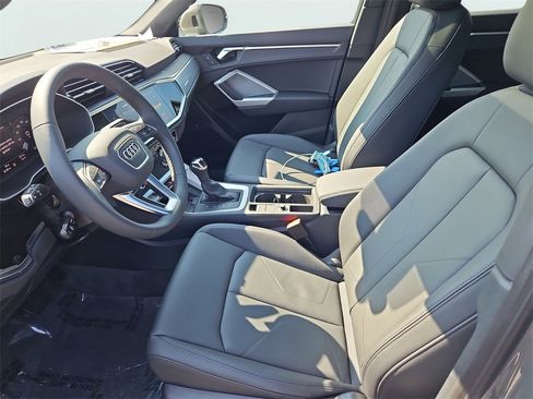 New 2025 Audi Q3 2.0T Premium image 19