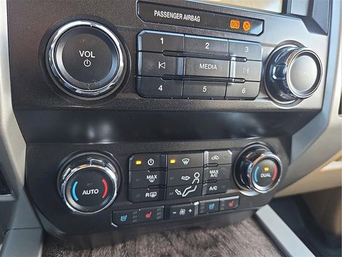 Used 2019 Ford F250 Lariat w/ Lariat Ultimate Package image 16