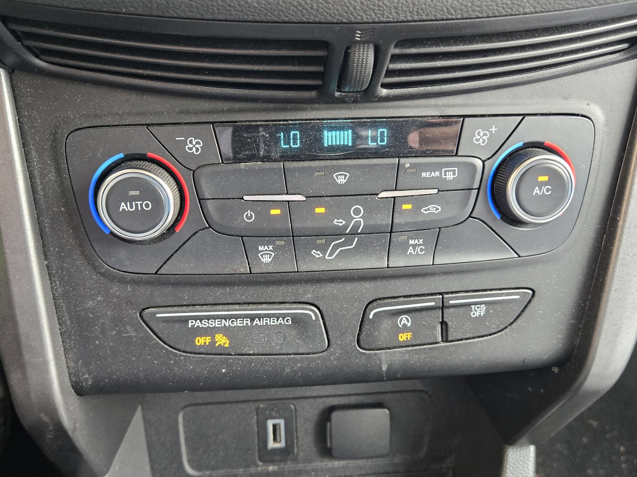 Used 2017 Ford Escape SE w/ Equipment Group 201A AWD/4WD image 18