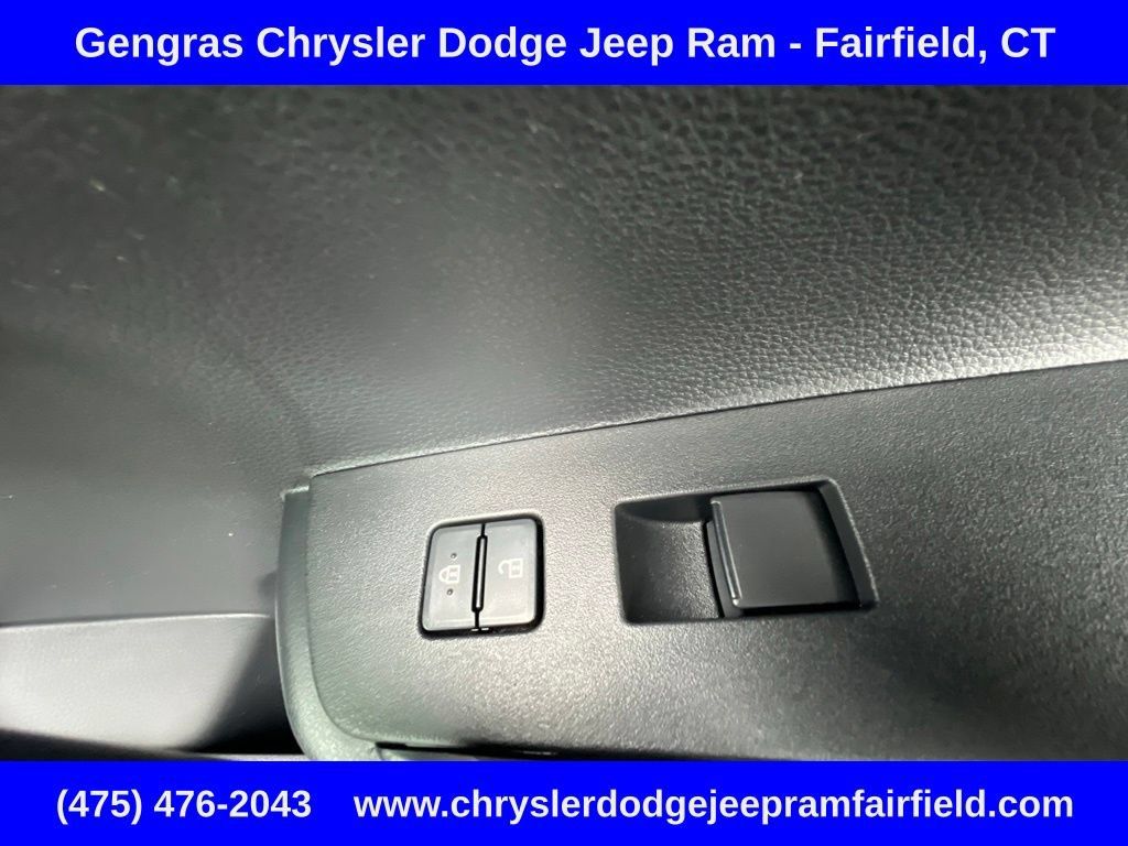 Used 2026 Toyota Corolla Cross L AWD/4WD image 17