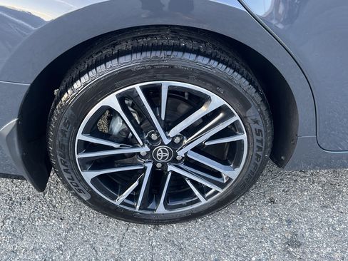 Used 2025 Toyota Camry XLE image 12