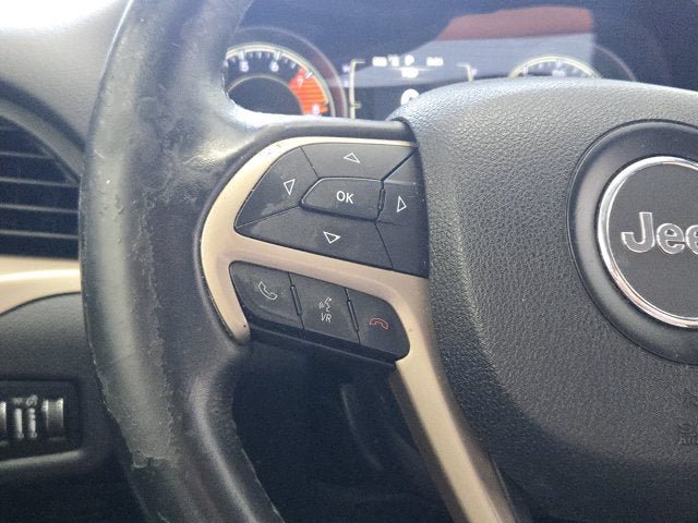 Used 2016 Jeep Cherokee Latitude w/ Cold Weather Group AWD/4WD image 24