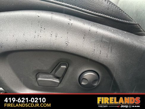 Used 2024 Jeep Compass Limited image 17