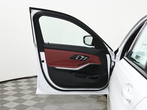 New 2026 BMW 330i xDrive Sedan w/ M Sport Package image 27